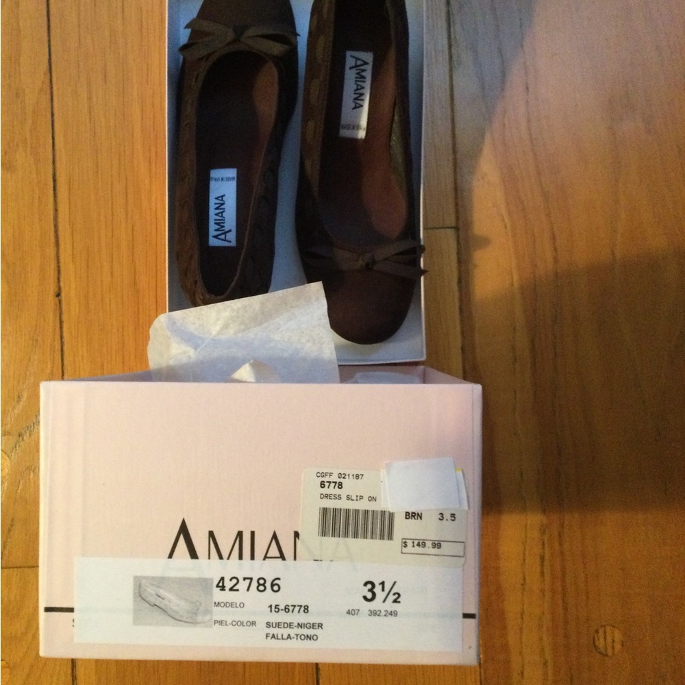 Amiana Brown Suede Petite Women's Low Heels Size 4 - for Petite Women or Girls - Picture 3 of 3